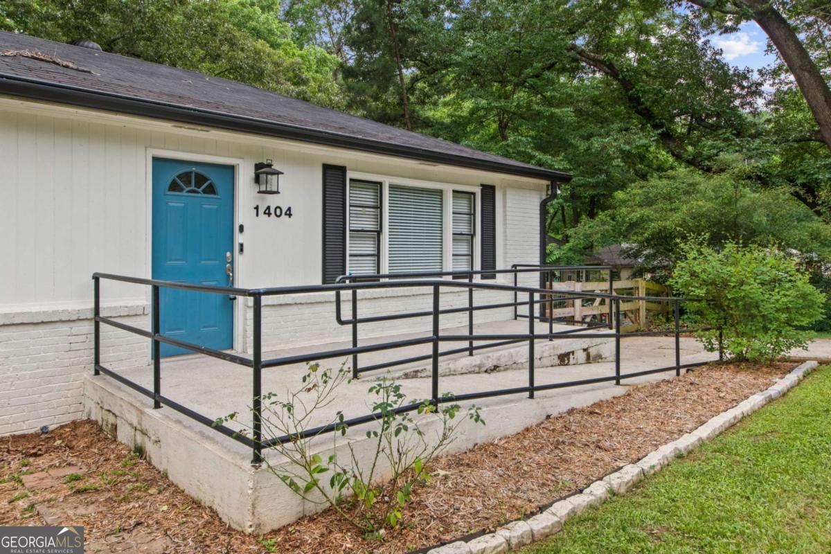 1404 Cobb Branch Drive Property Photo 3