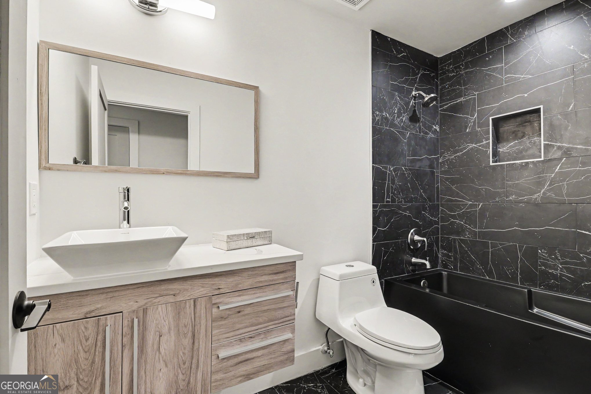 5259 Leecroft Drive Property Photo 17