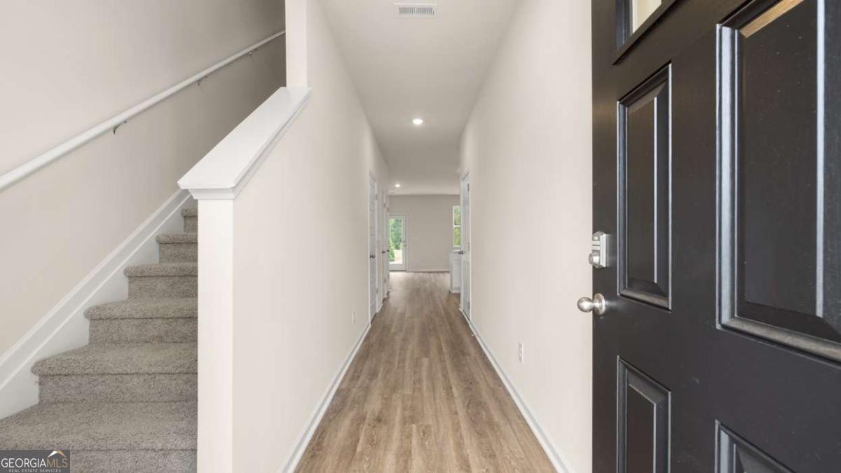 2052 Crossing Road Property Photo 3
