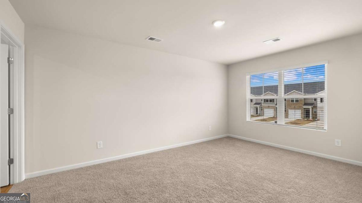 2052 Crossing Road Property Photo 14