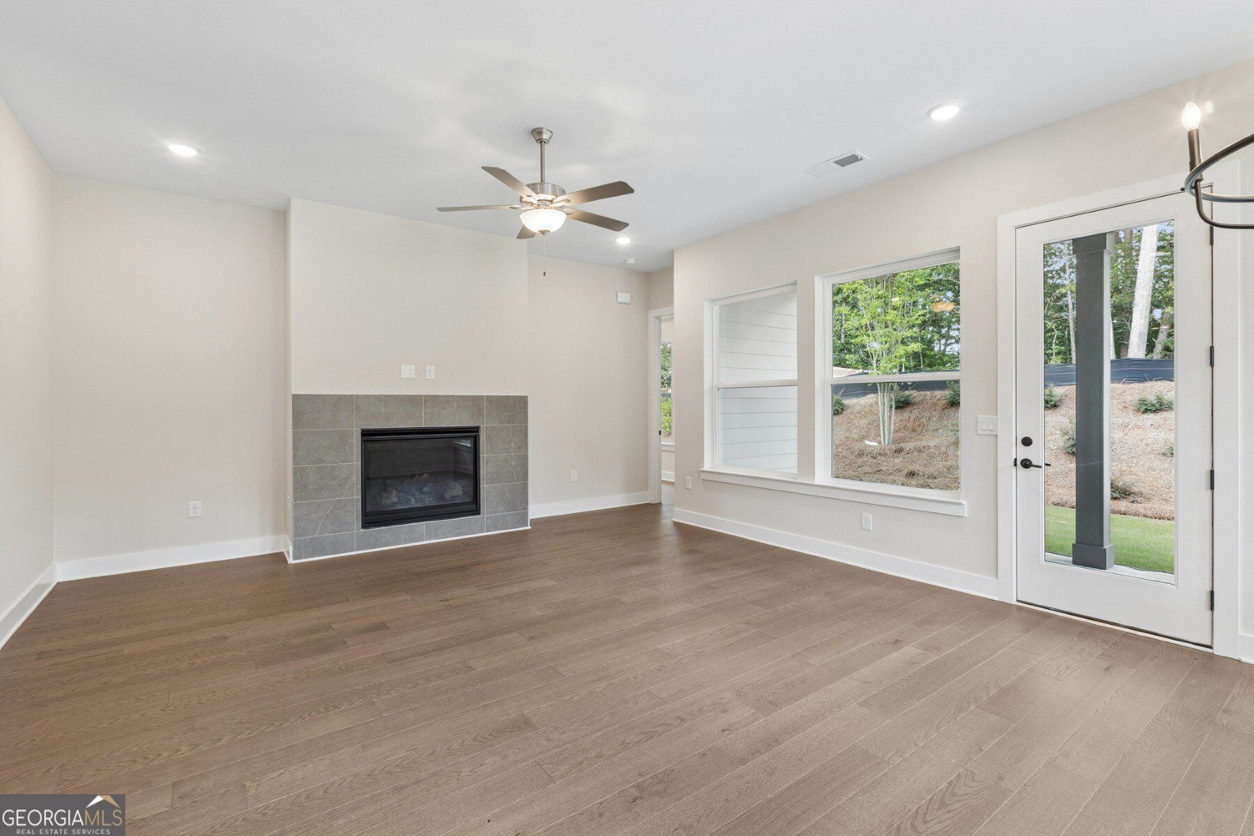 1410 Autumn Lake Drive Sw Property Photo 7