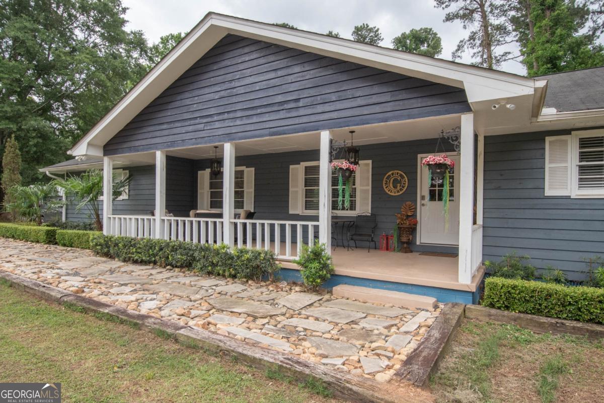 555 White Road Property Photo 1