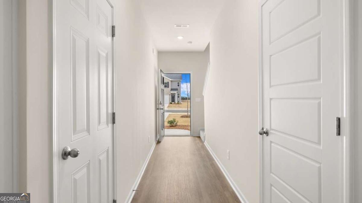 2054 Crossing Road Property Photo 2