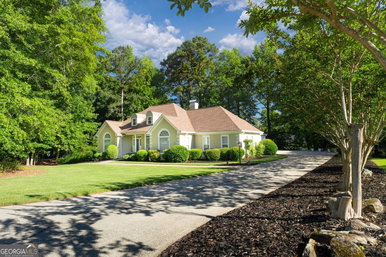 7266 Oak Arms Drive Property Photo 1