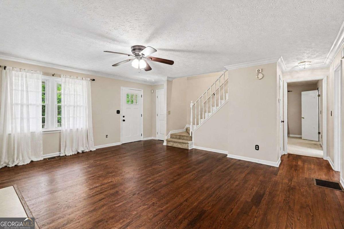 806 Valley Run Drive Property Photo 5