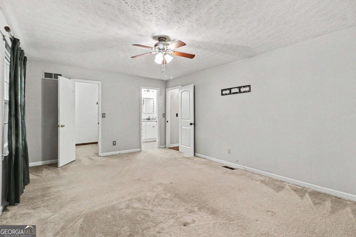 806 Valley Run Drive Property Photo 16