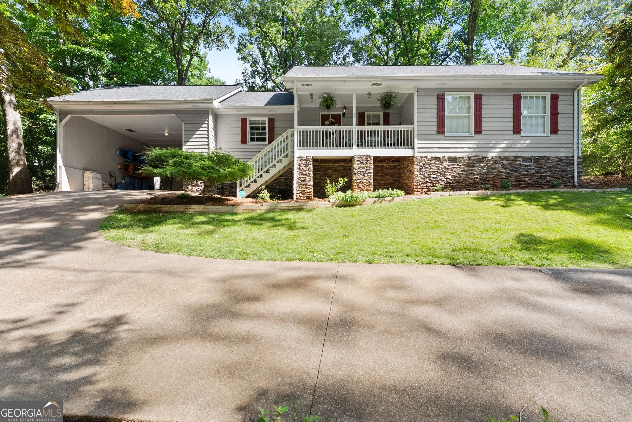 4002 Sundown Drive Property Photo 2