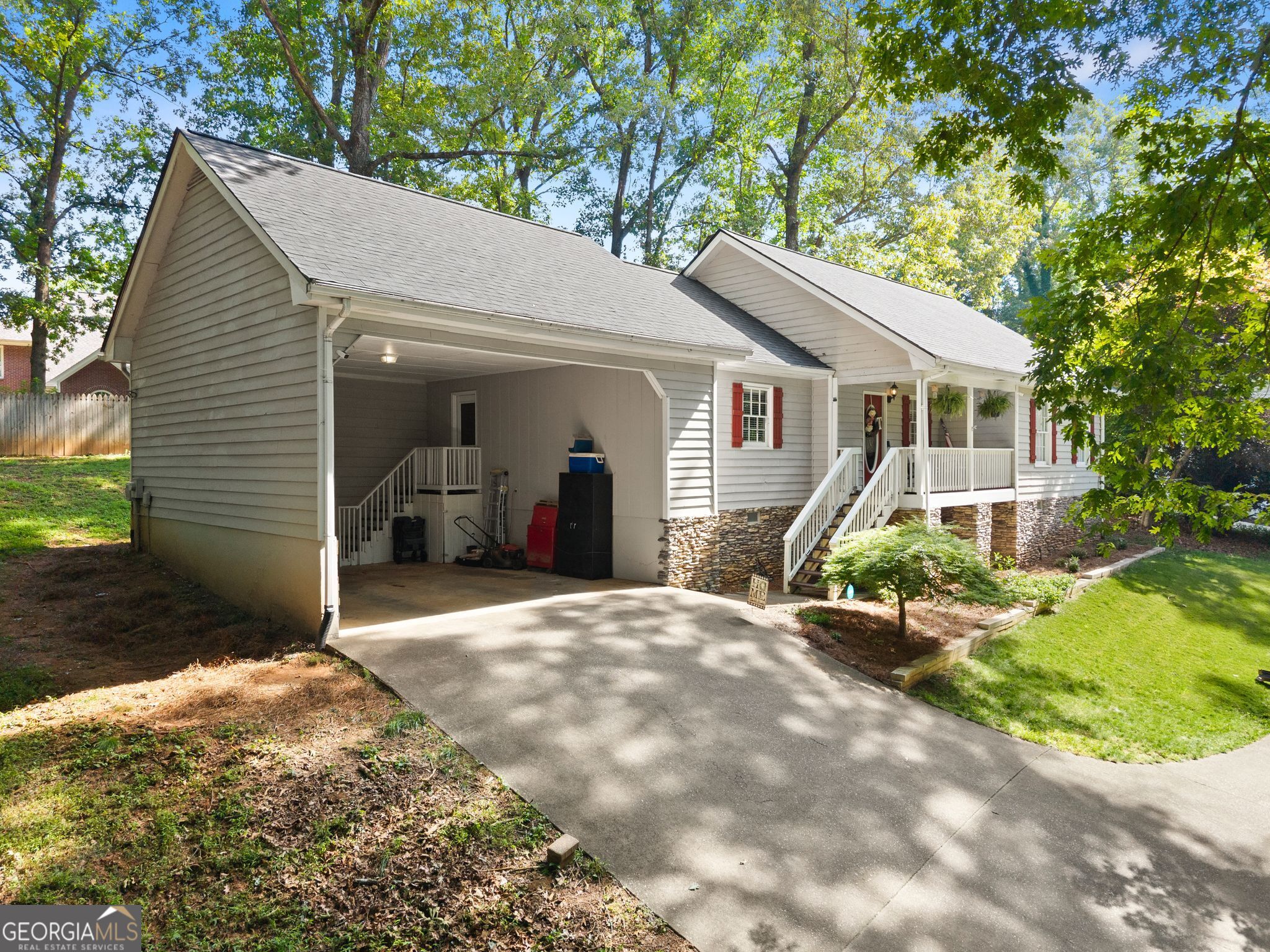 4002 Sundown Drive Property Photo 3
