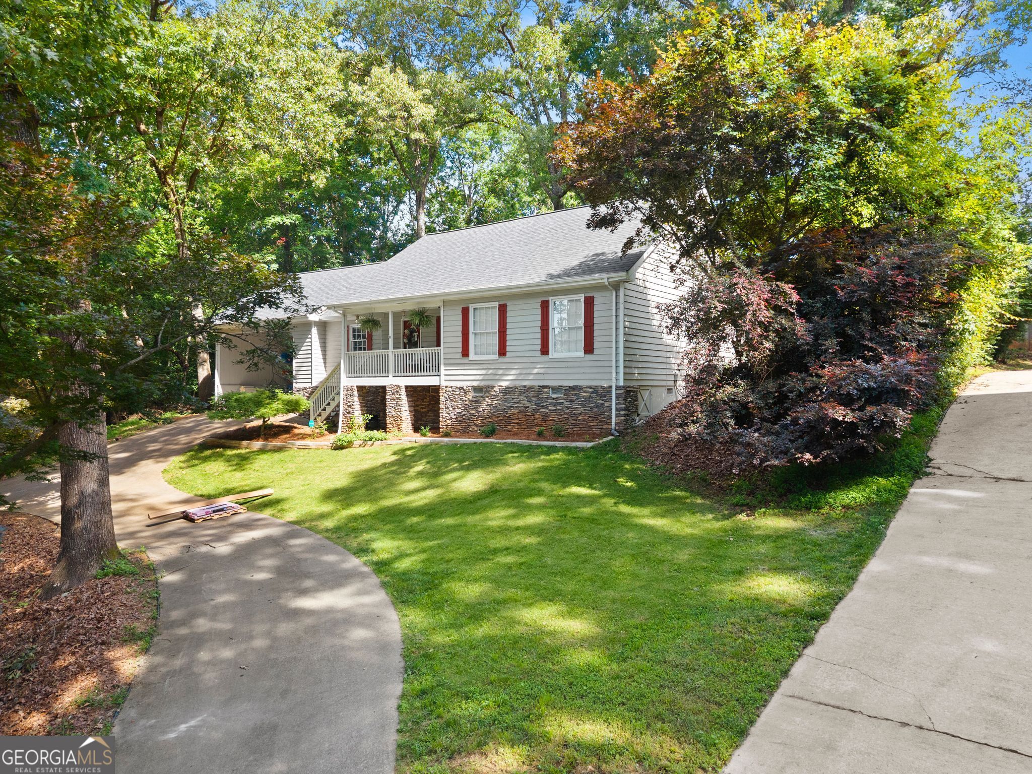4002 Sundown Drive Property Photo 6