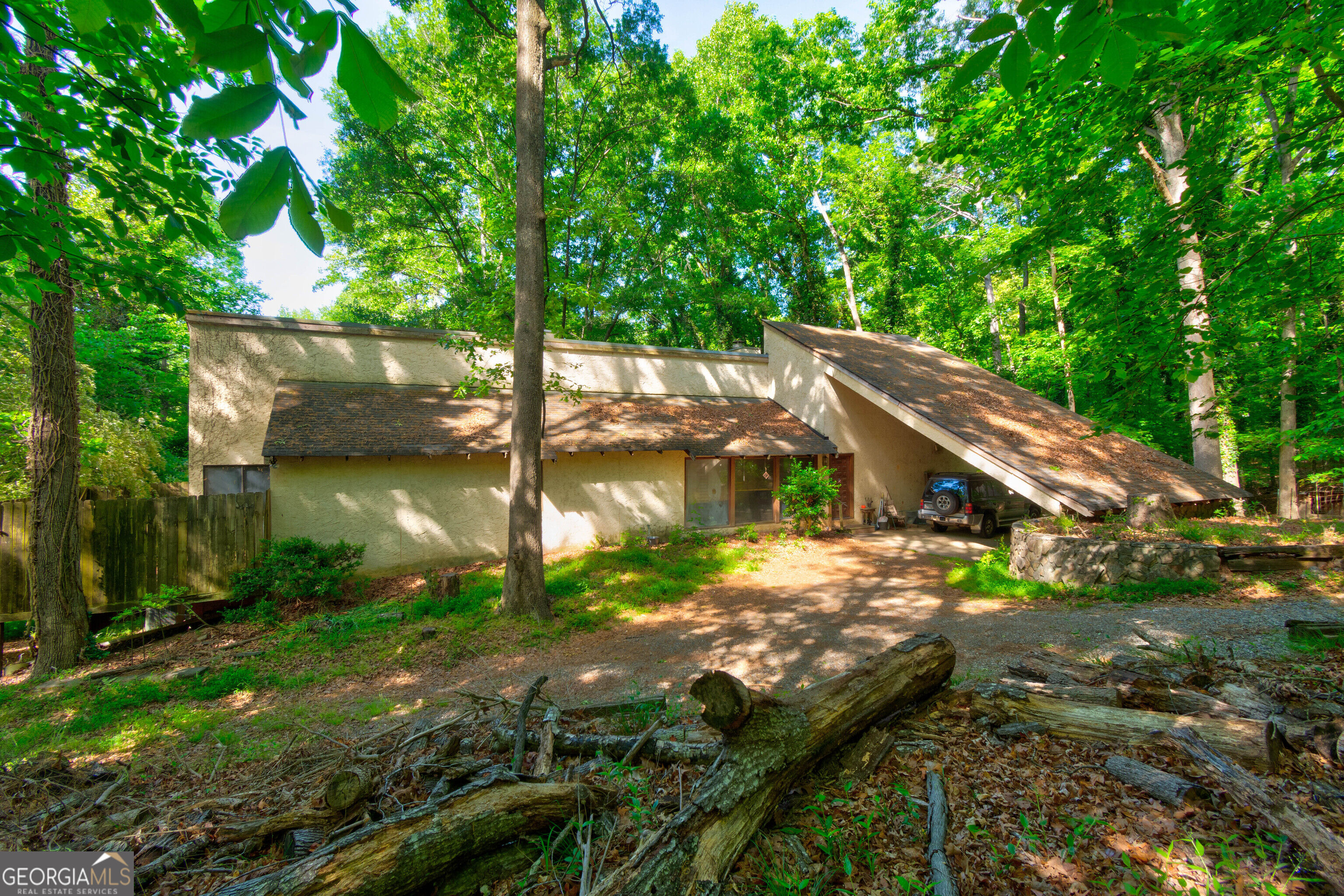 1265 Summit Road Property Photo 1