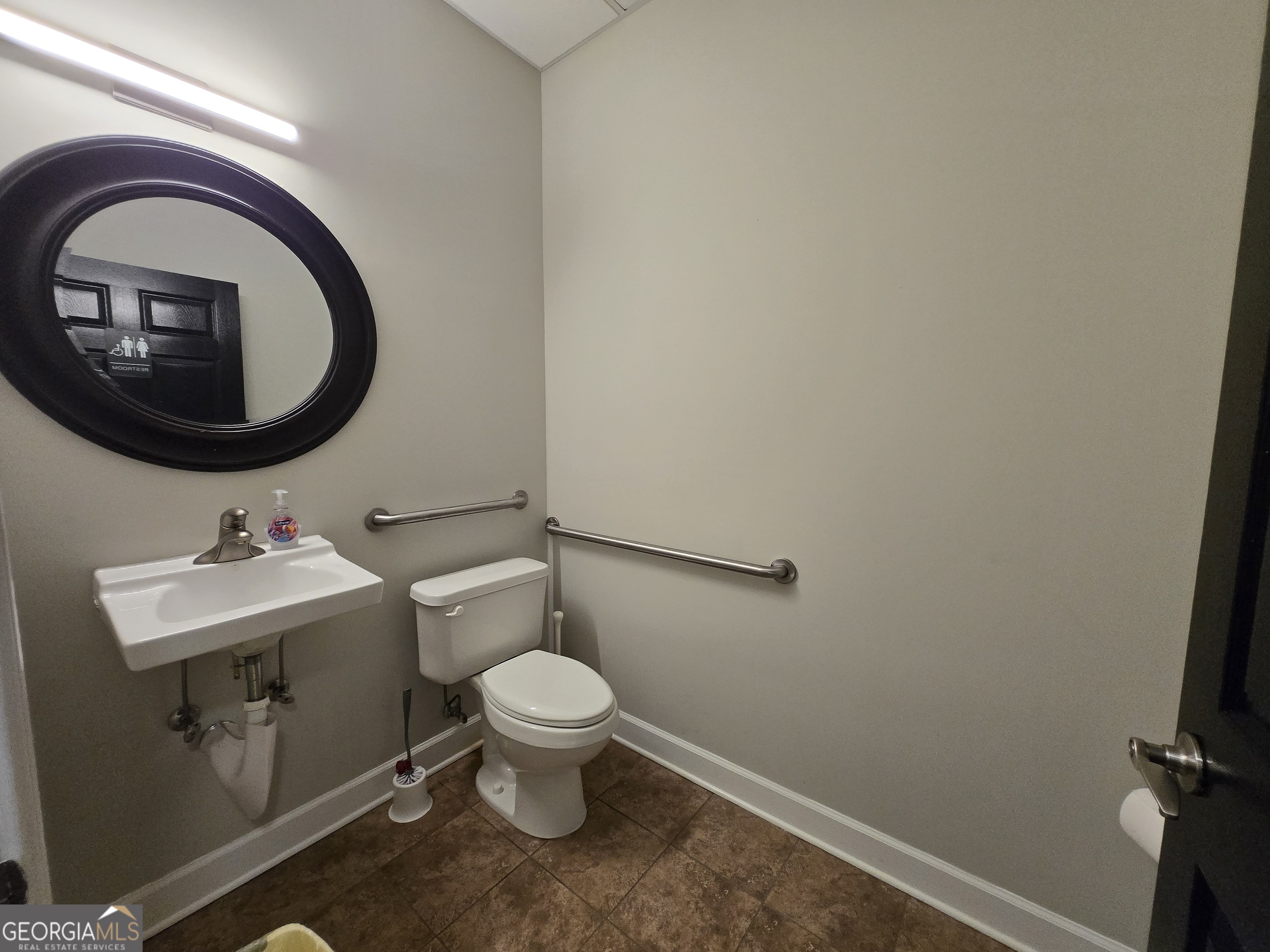 140 Howard Lane Property Photo 7