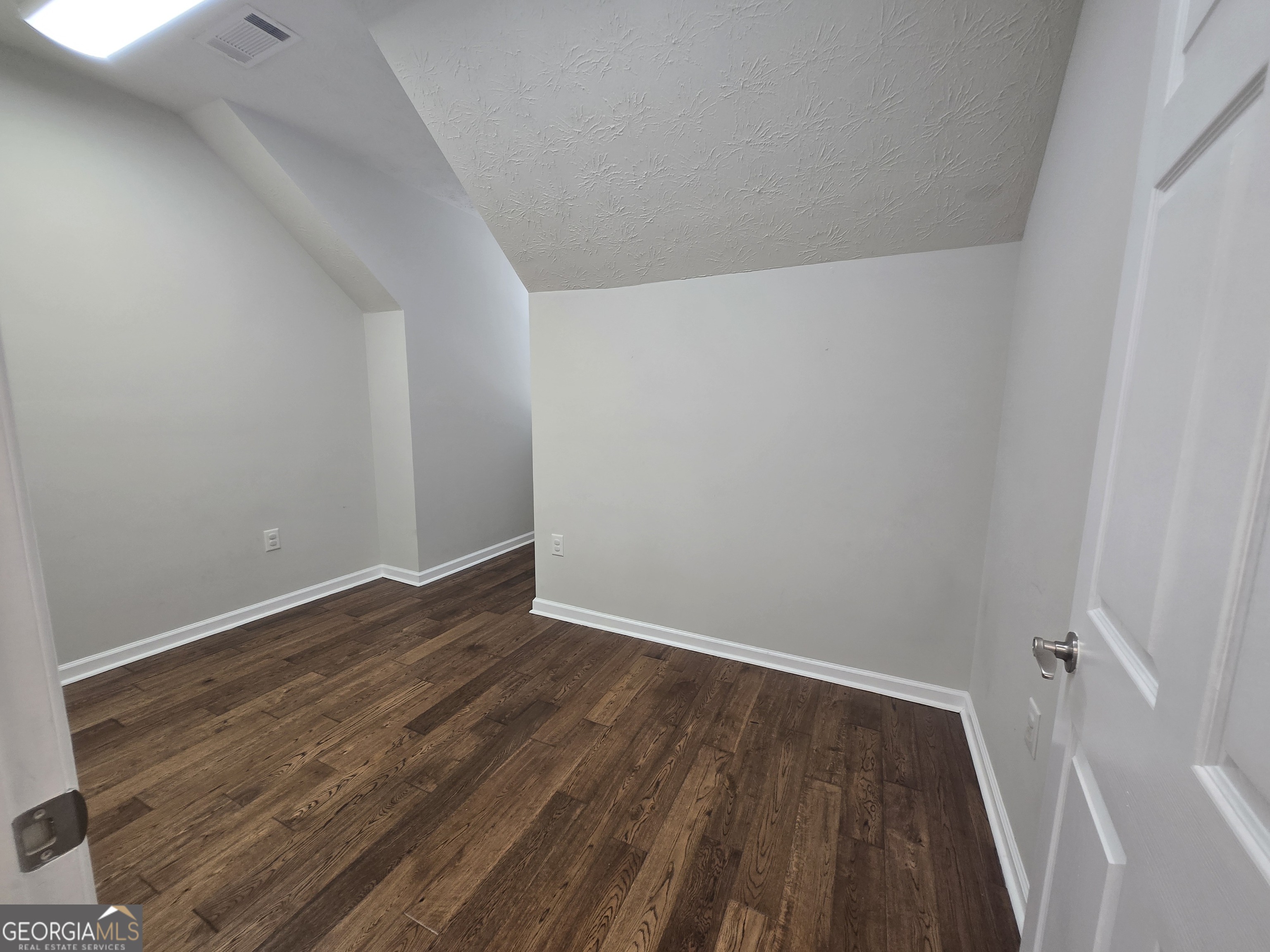 140 Howard Lane Property Photo 10
