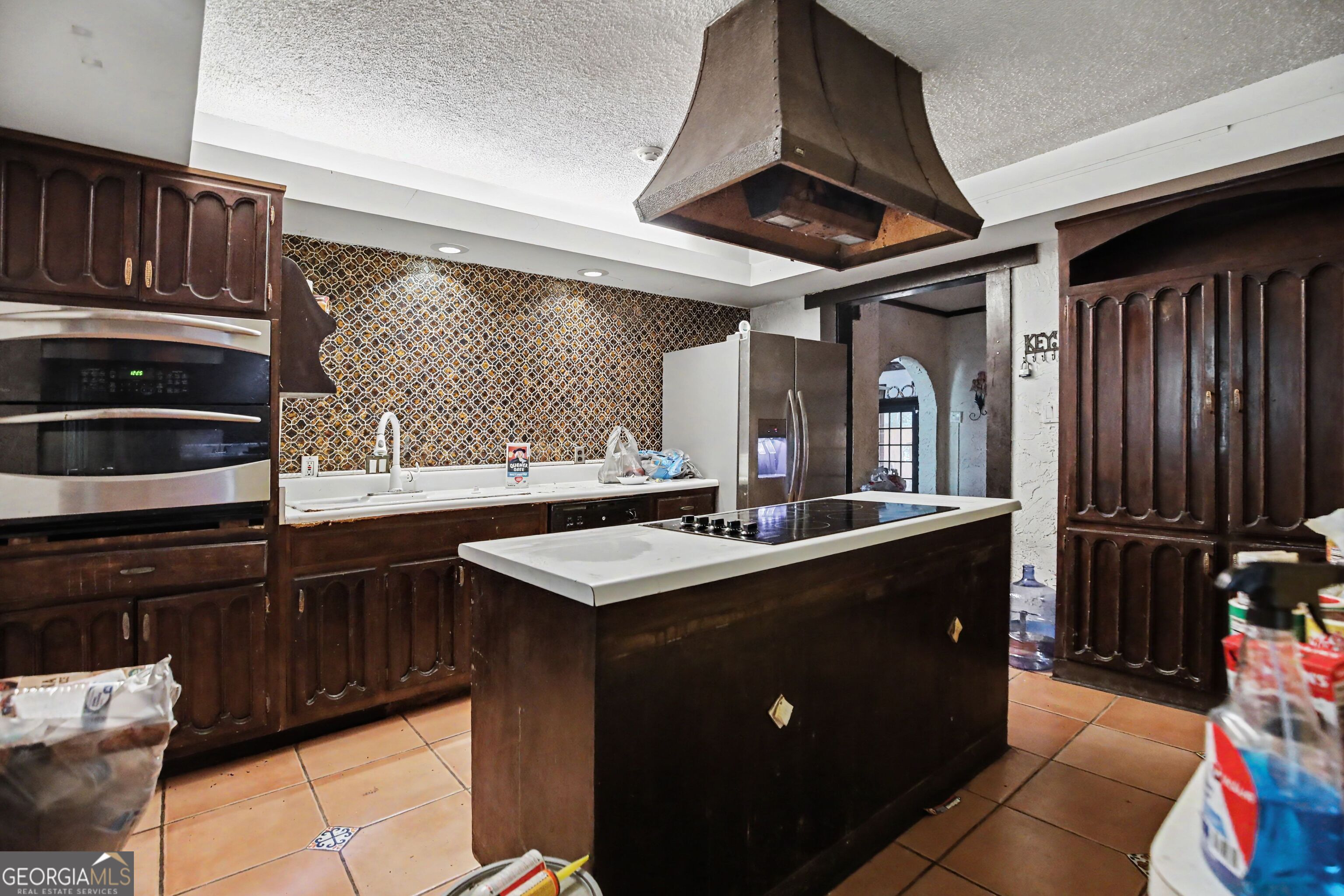6130 Tennis Circle Property Photo 9