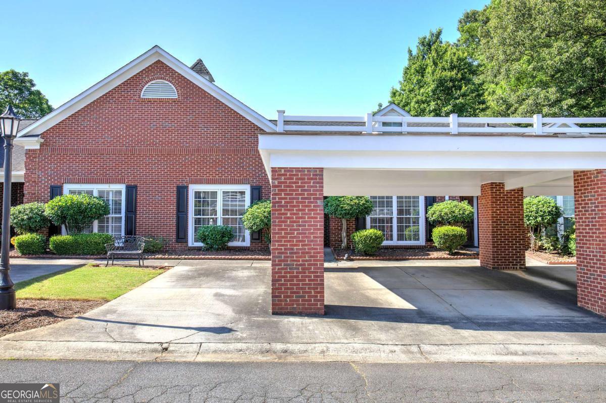 214 Manor Way Property Photo 2