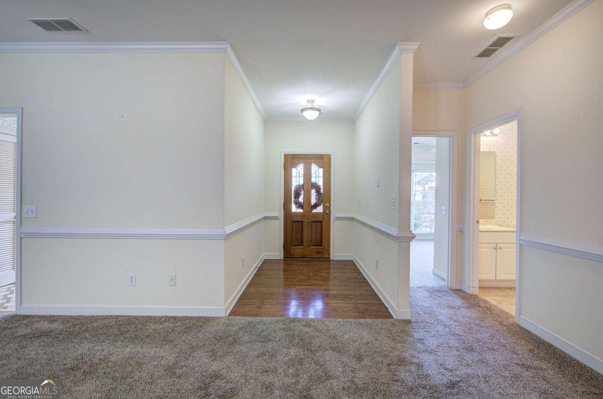 214 Manor Way Property Photo 6