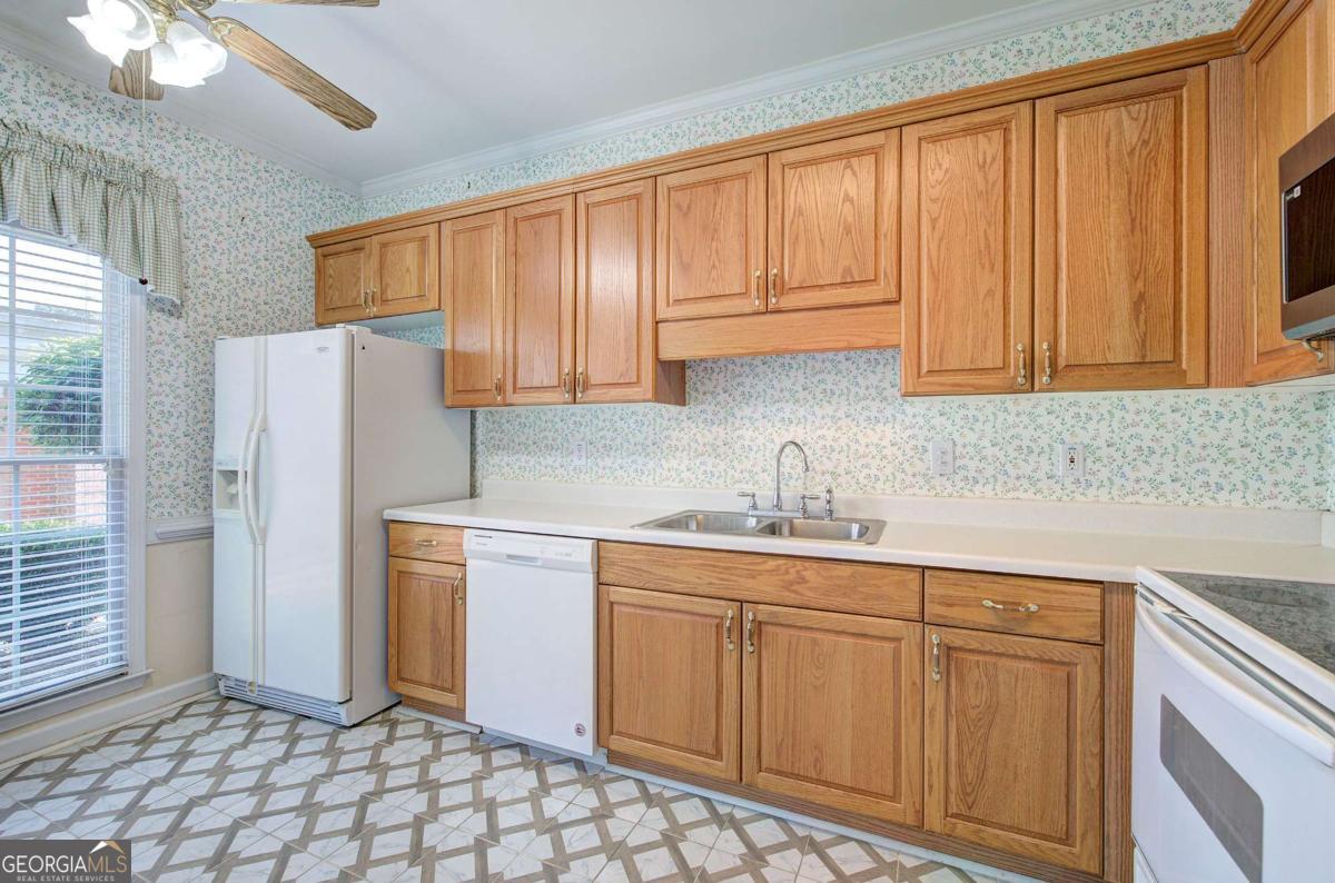 214 Manor Way Property Photo 12