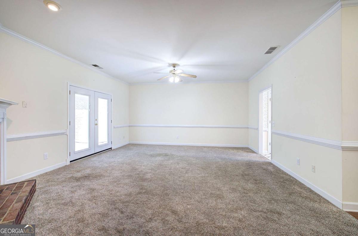 214 Manor Way Property Photo 15