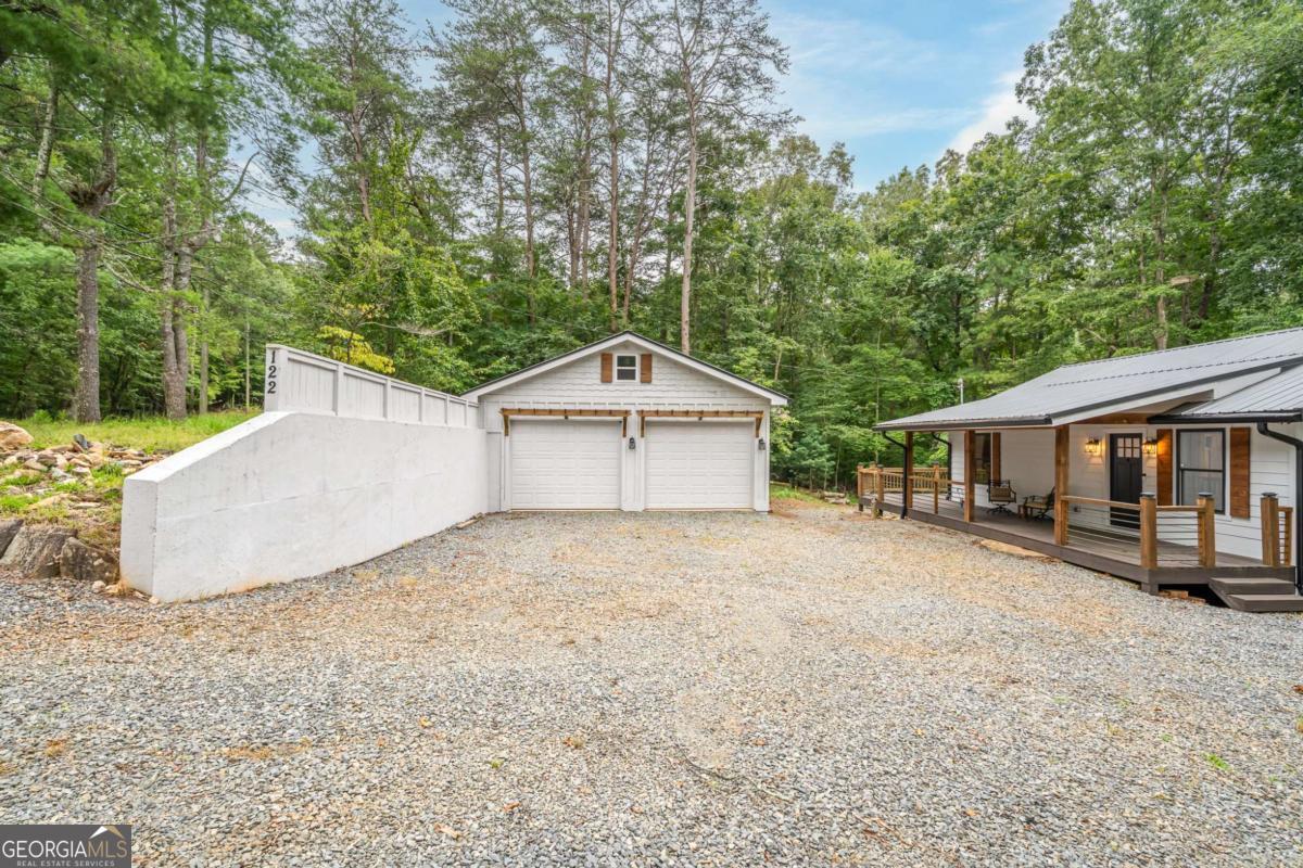 122 Acadia Drive Property Photo 4