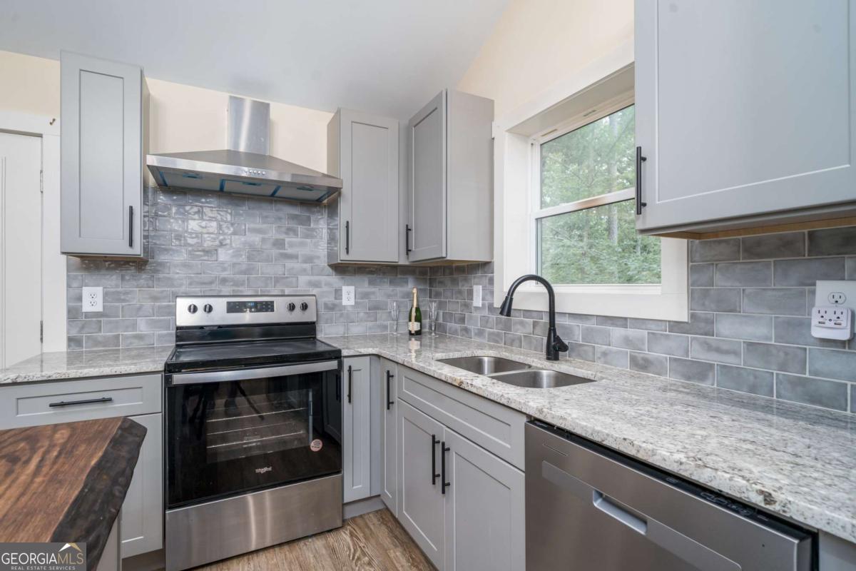 122 Acadia Drive Property Photo 27