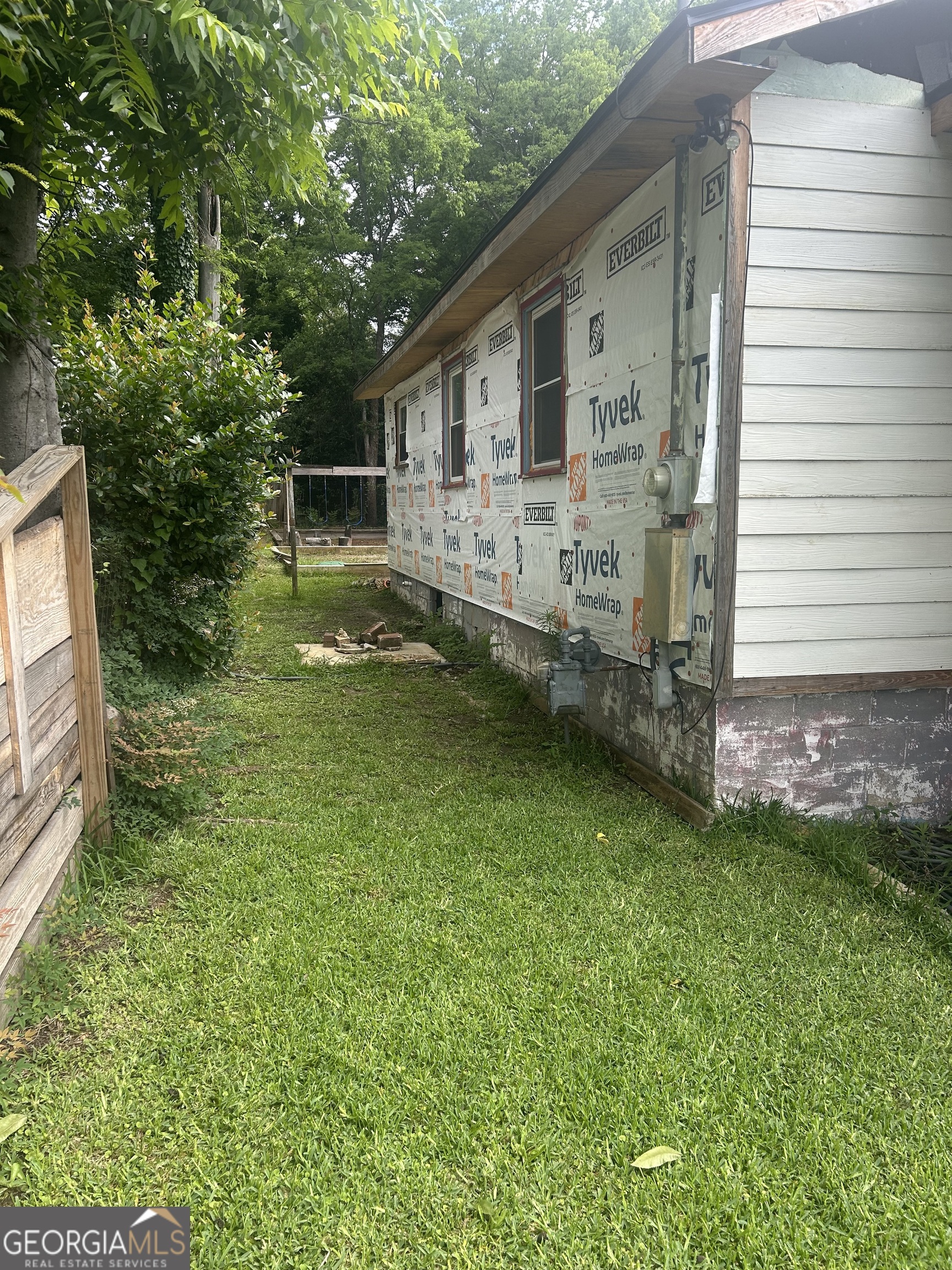 533 Grenada Terrace Property Photo 3