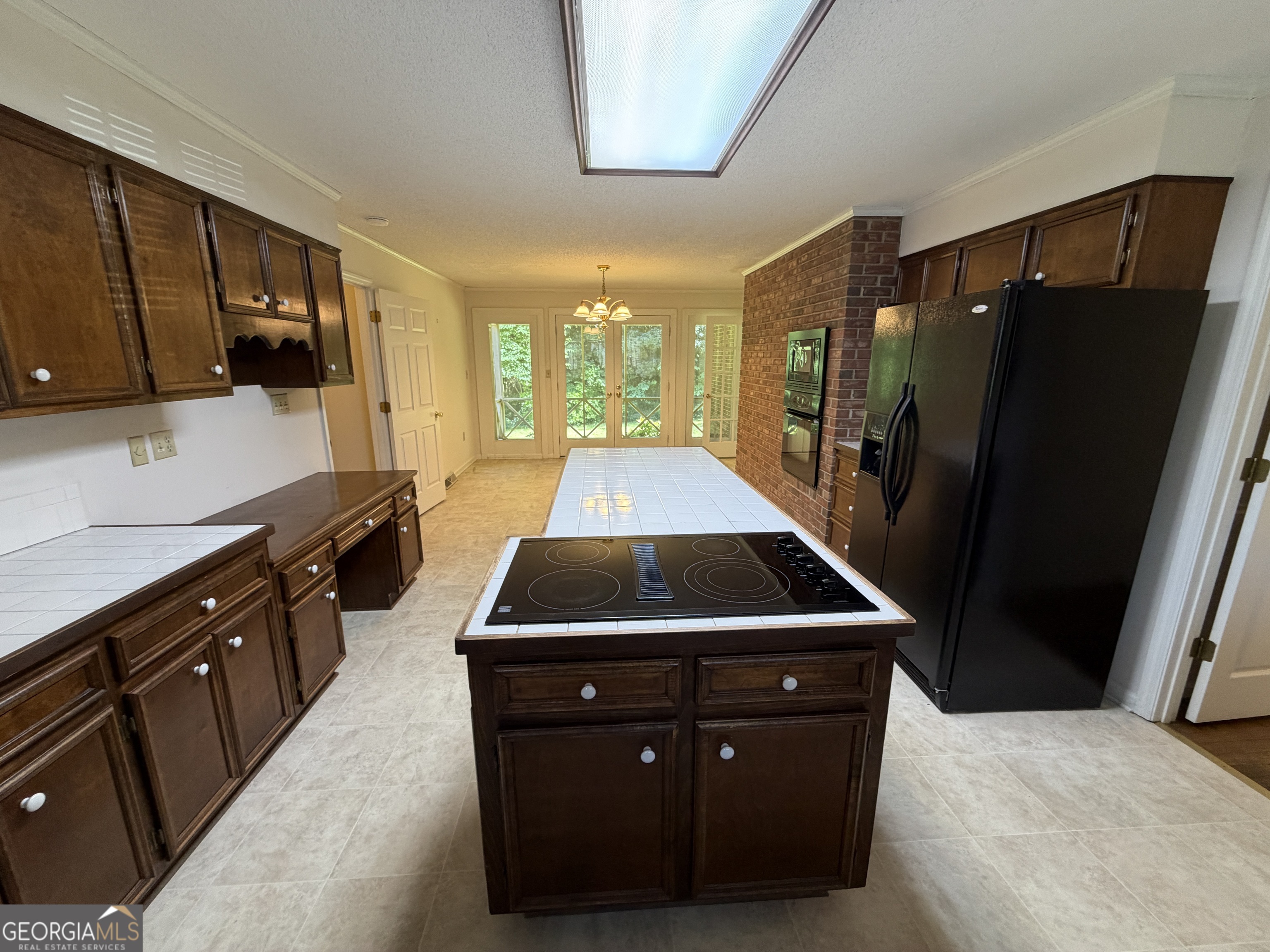 683 Chestnut Drive Property Photo 8