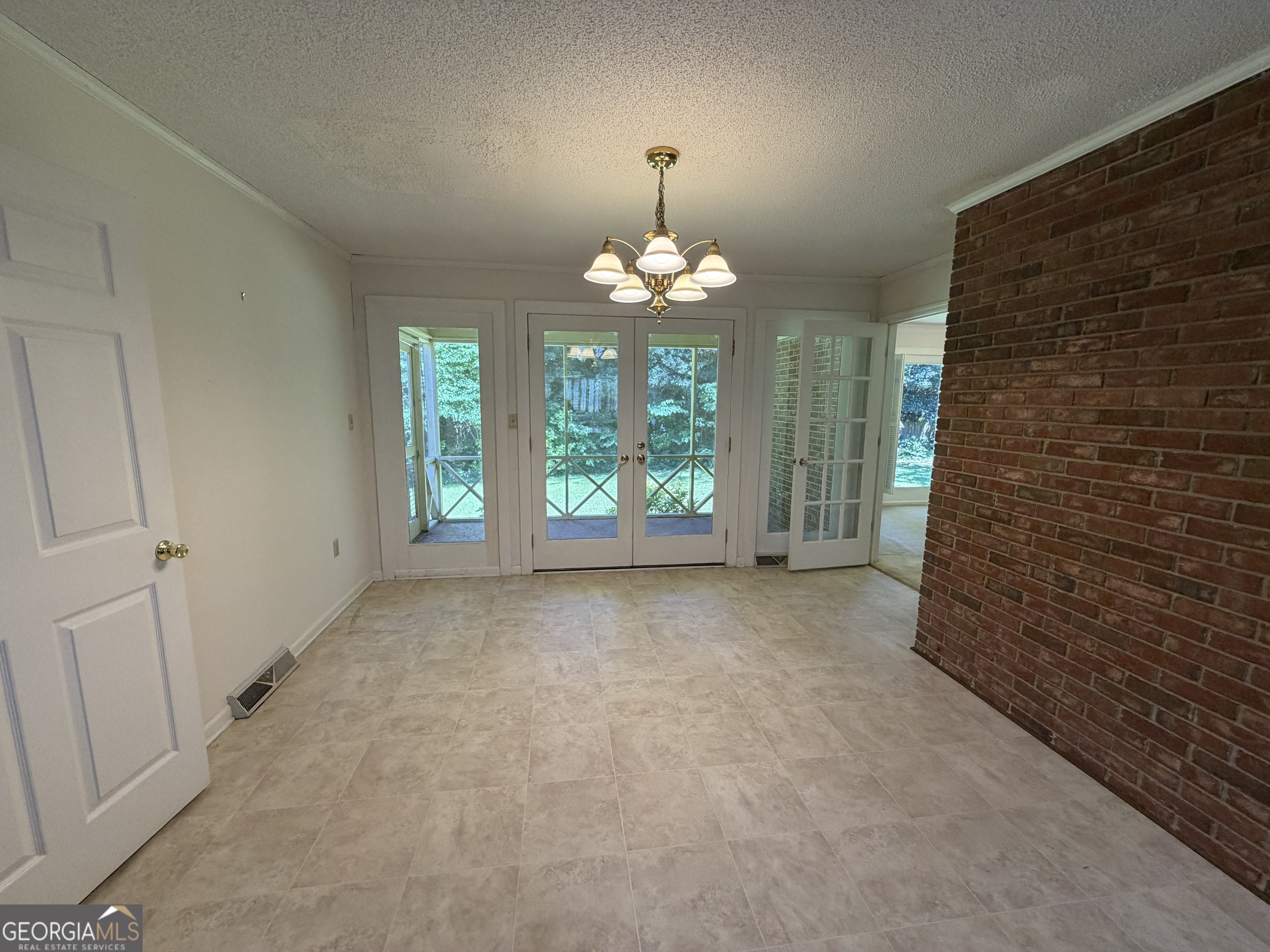 683 Chestnut Drive Property Photo 11