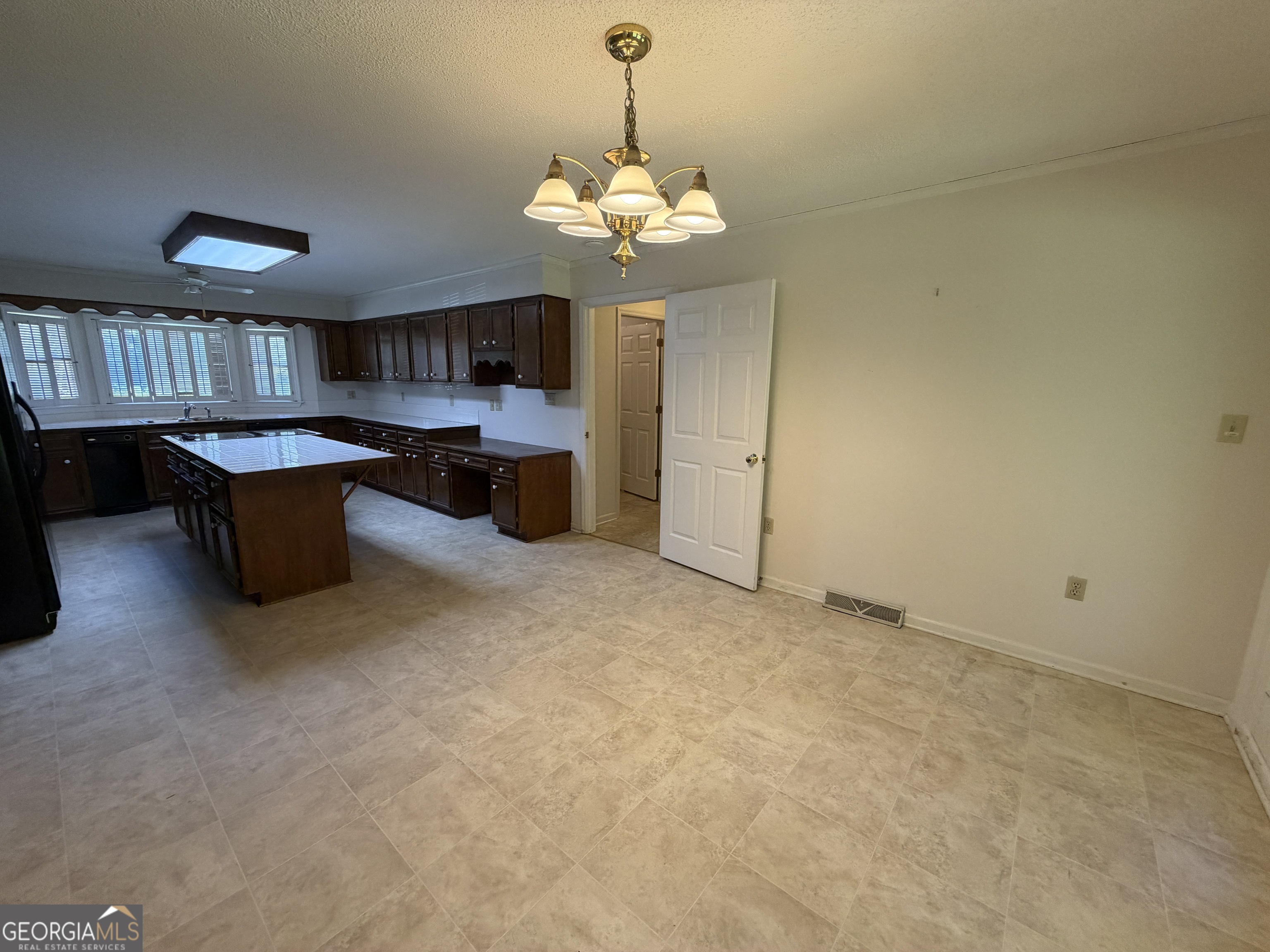 683 Chestnut Drive Property Photo 12