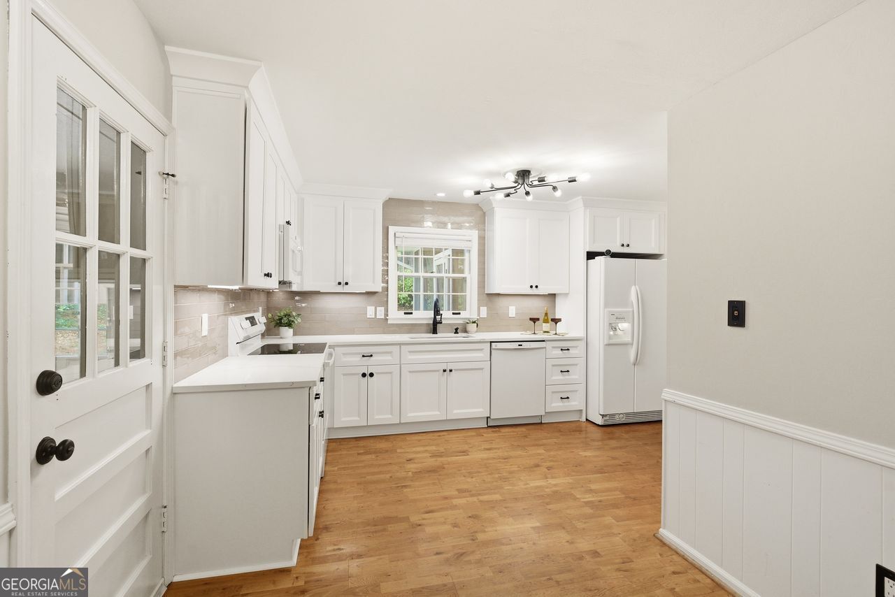 435 Stonebridge Drive Property Photo 4