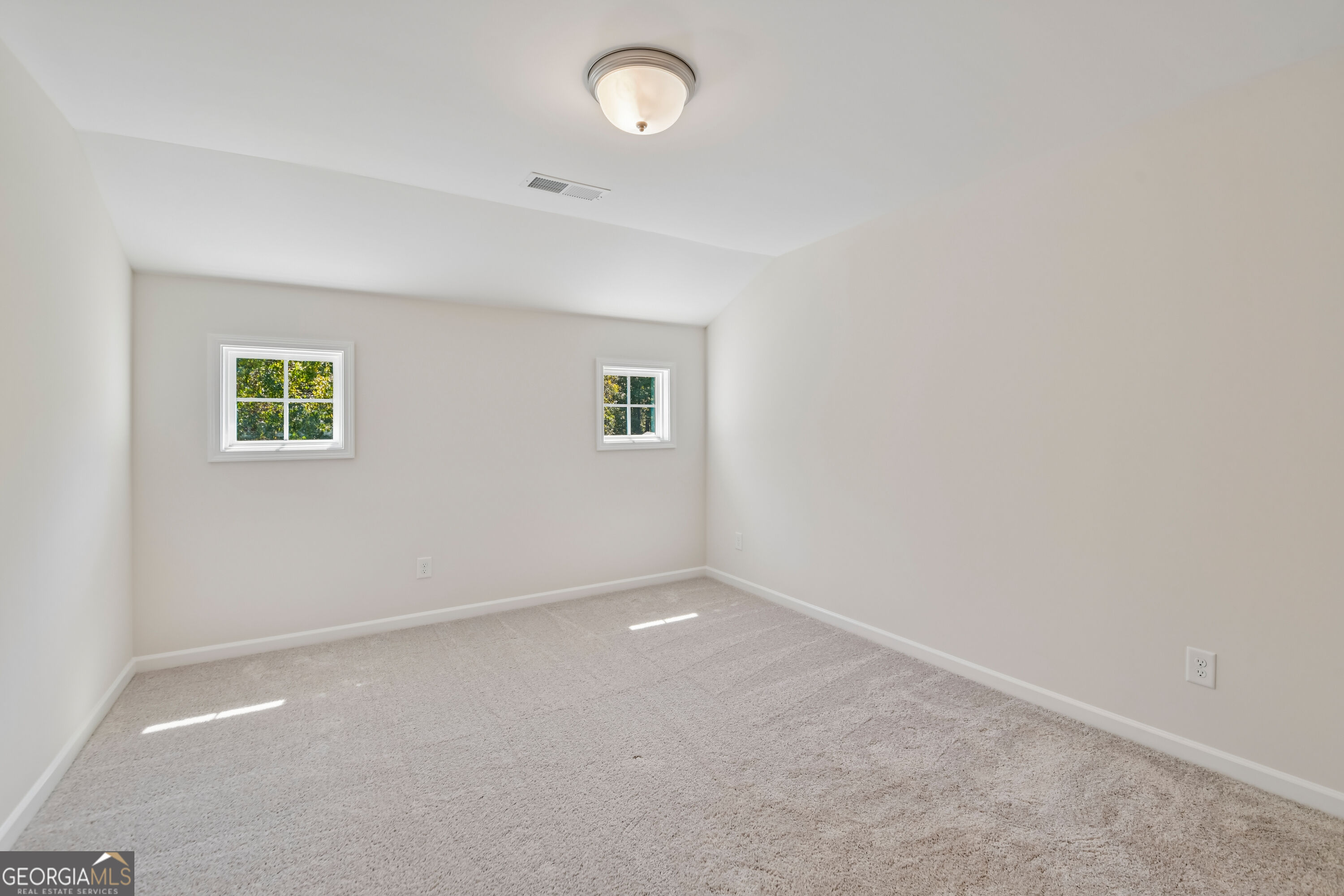 221 Meadows Lane # 189 Property Photo 18
