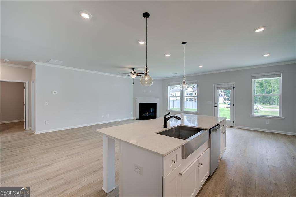 908 Kranston Drive Property Photo 14