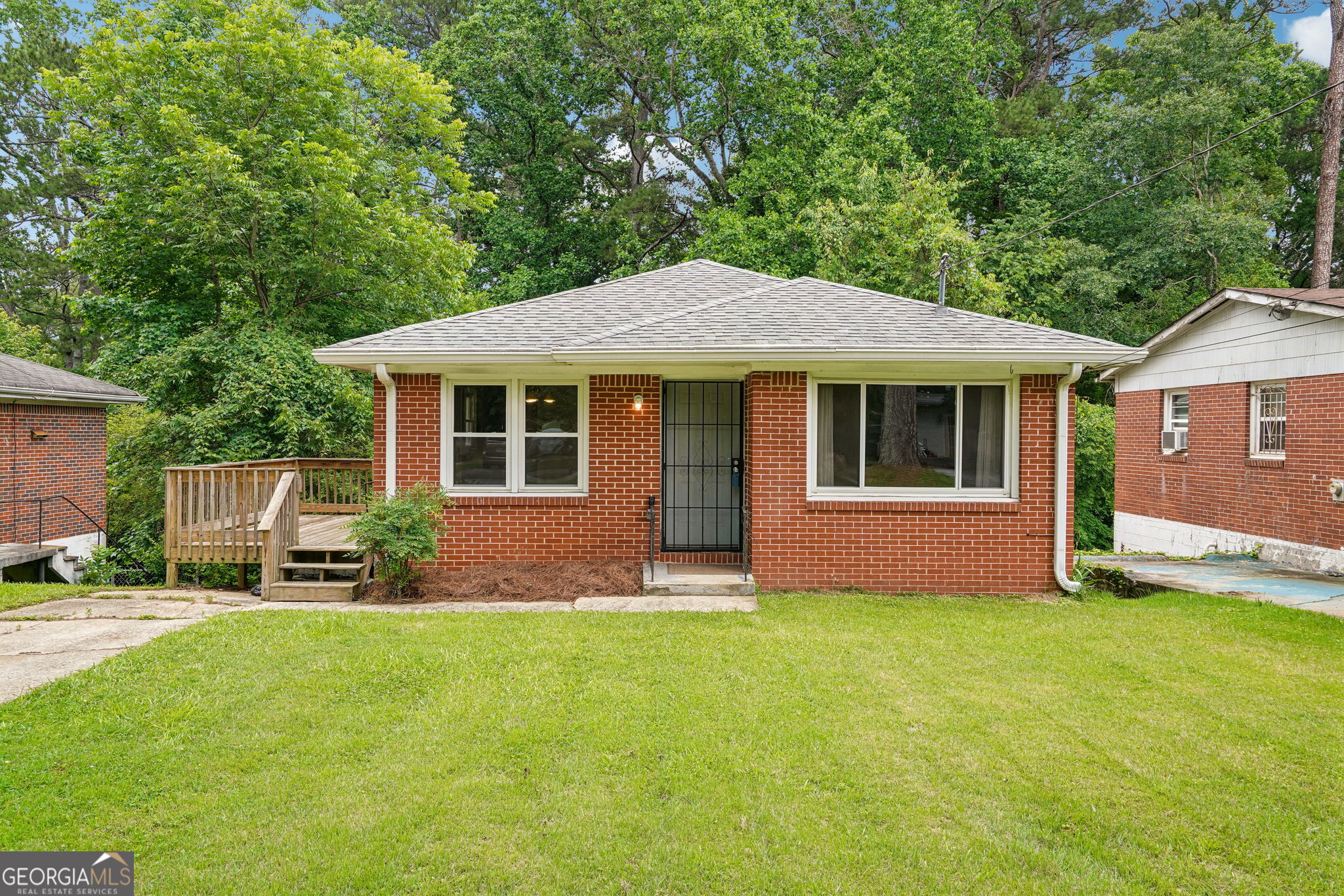 655 Albert Street Nw Property Photo 1