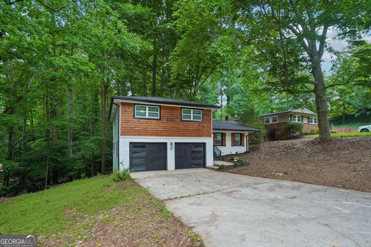 1564 Bubbling Creek Road Ne Property Photo 3