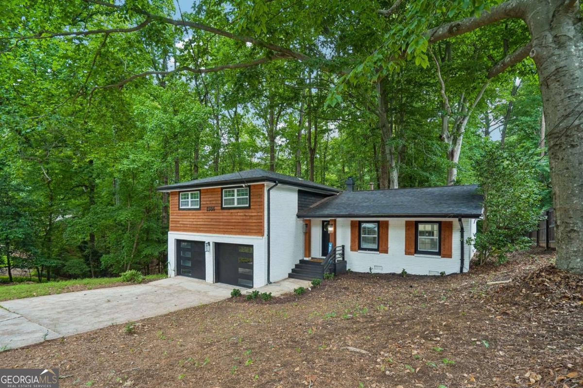 1564 Bubbling Creek Road Ne Property Photo 4