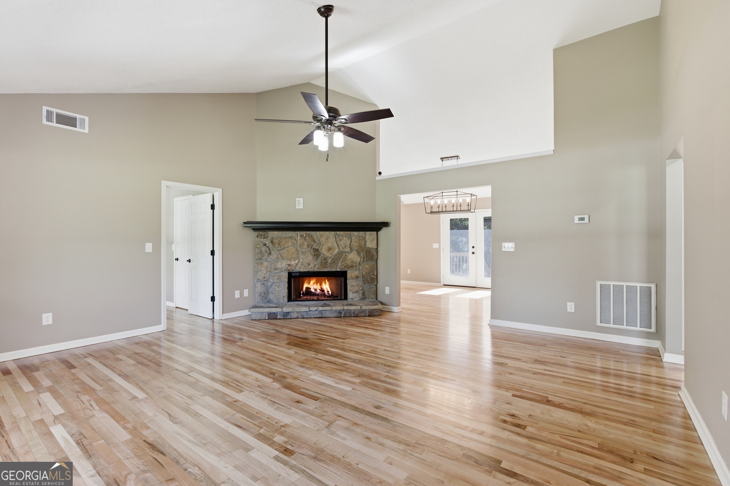171 Winding Way Property Photo 2