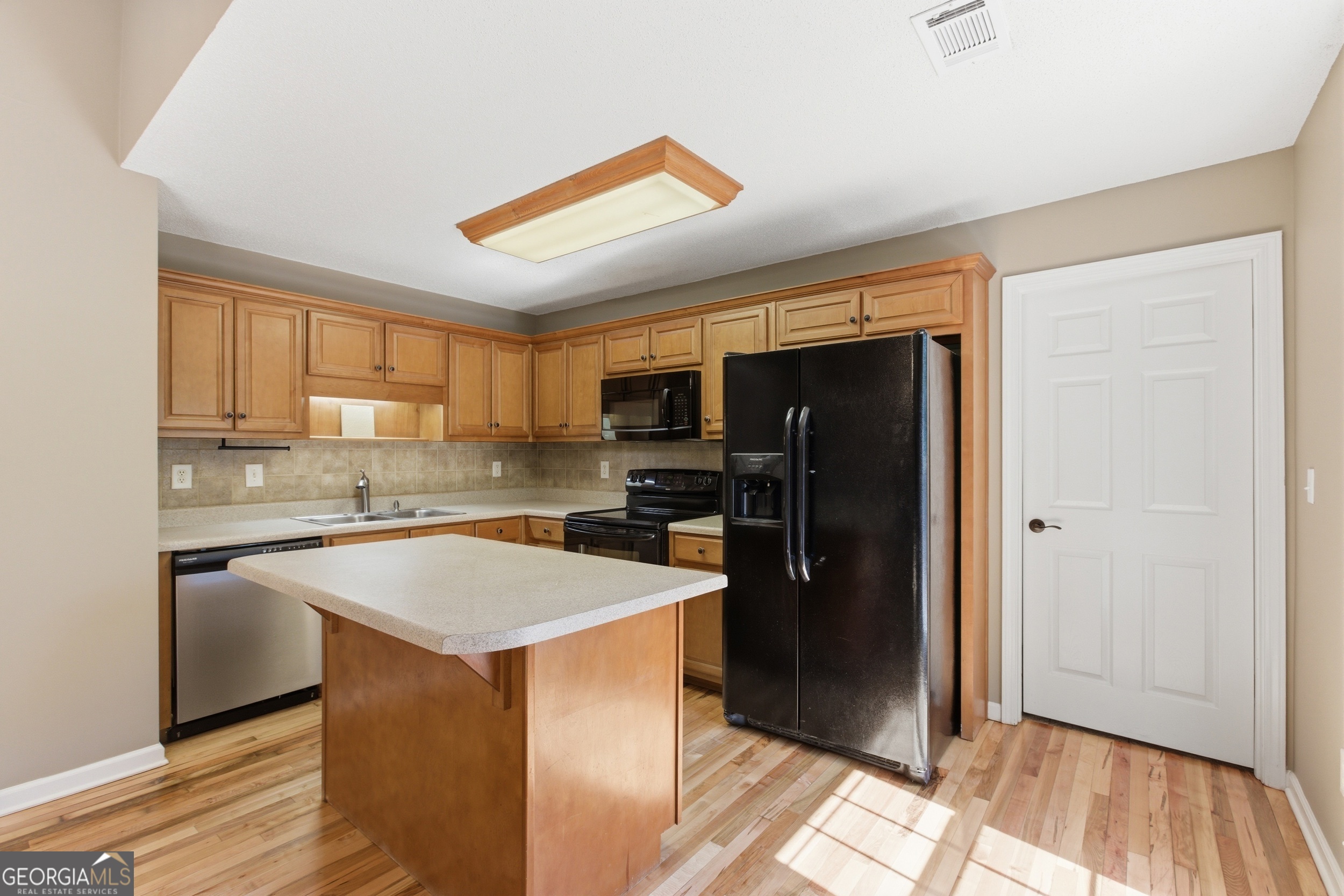 171 Winding Way Property Photo 3
