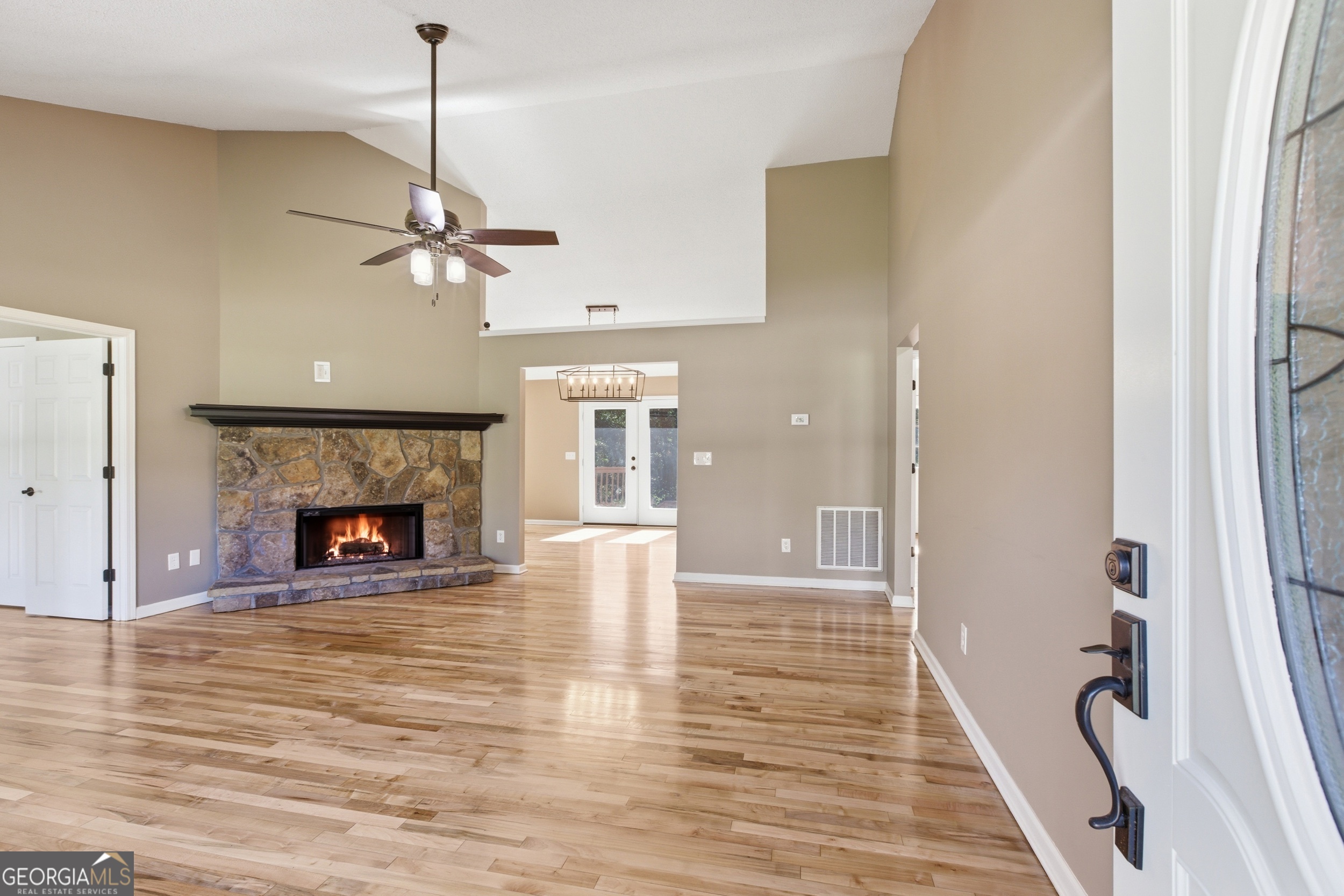 171 Winding Way Property Photo 8