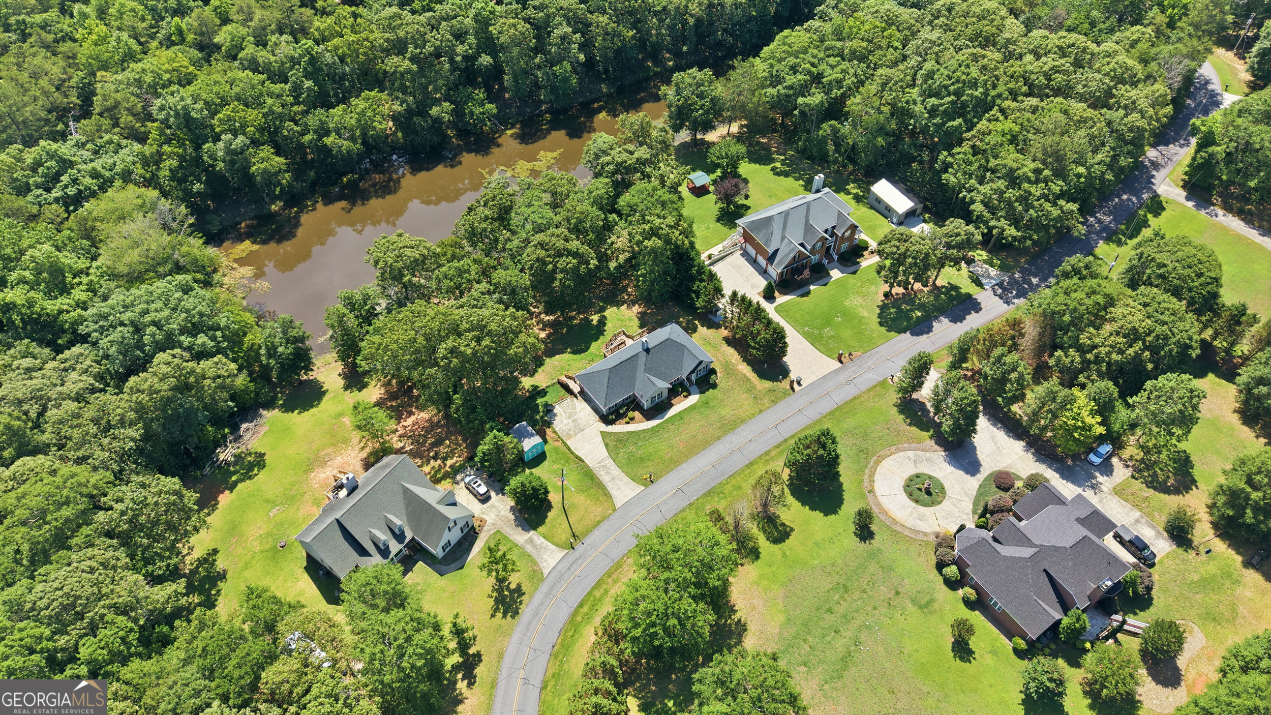 171 Winding Way Property Photo 33
