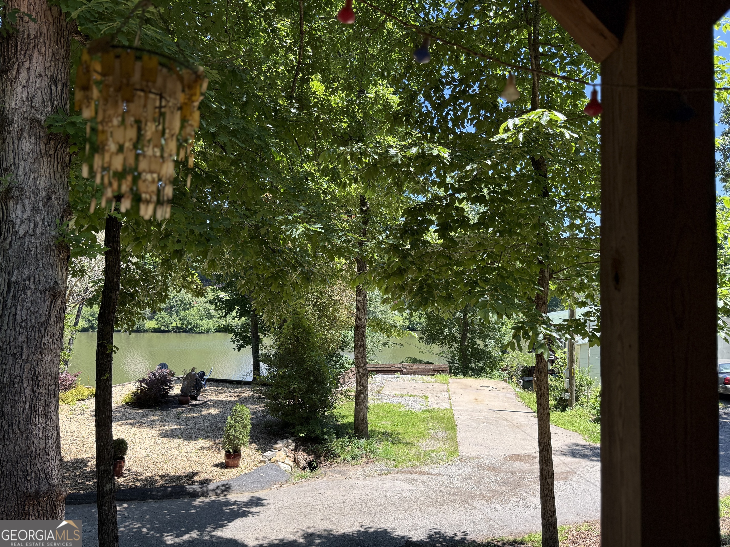 151 Cindy Parkway Property Photo 3