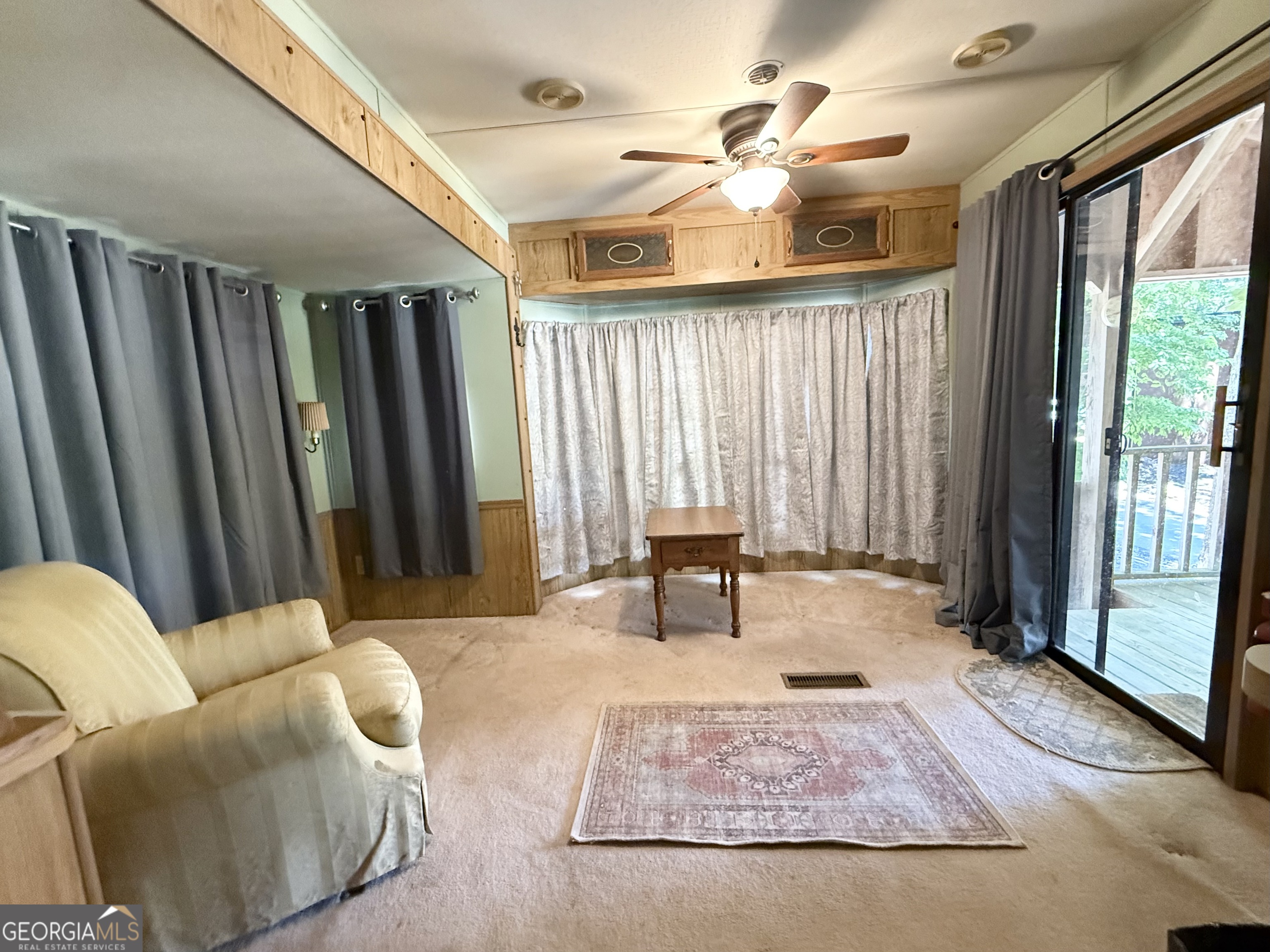 151 Cindy Parkway Property Photo 6