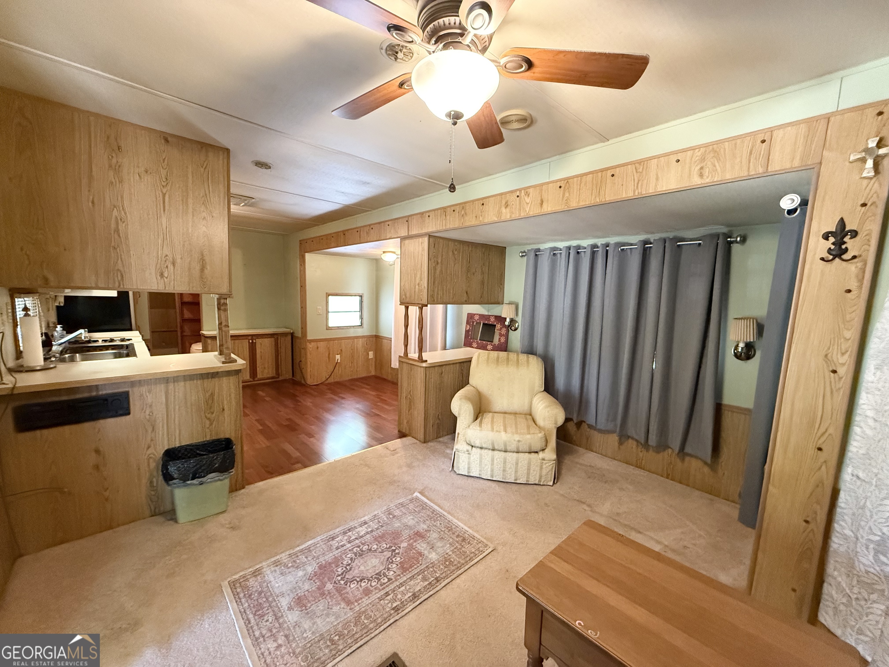 151 Cindy Parkway Property Photo 7