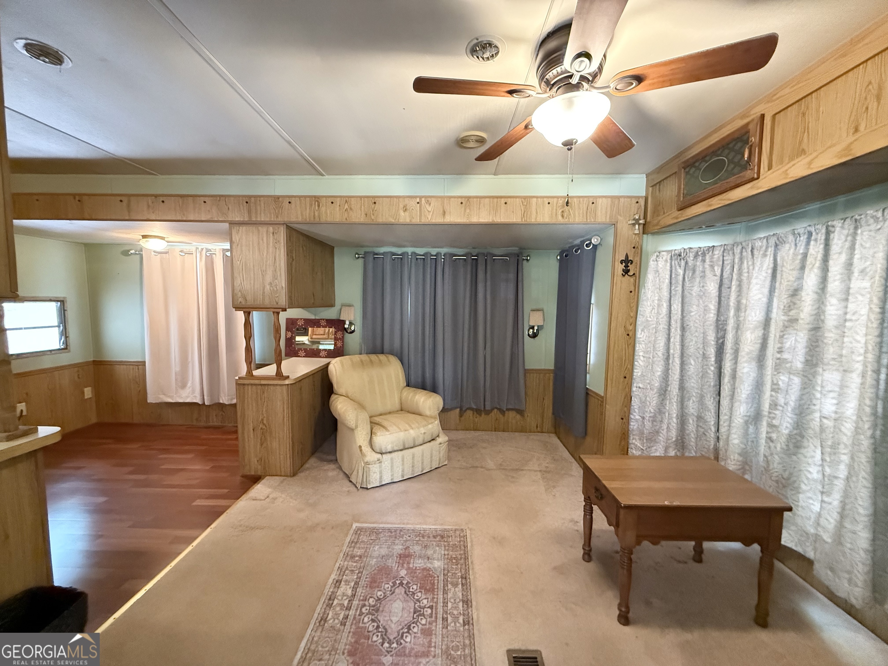 151 Cindy Parkway Property Photo 8
