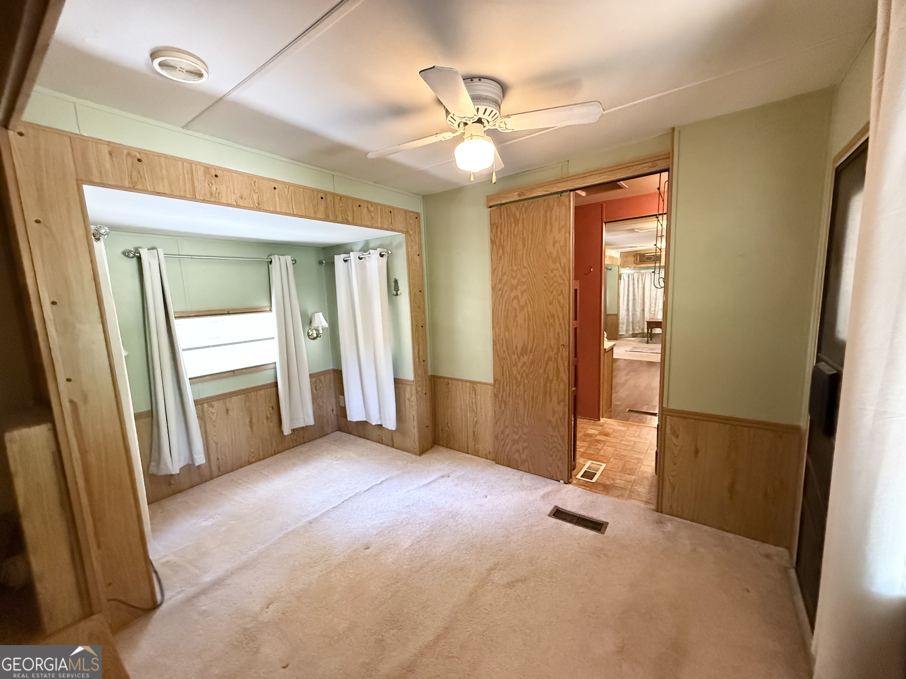 151 Cindy Parkway Property Photo 14