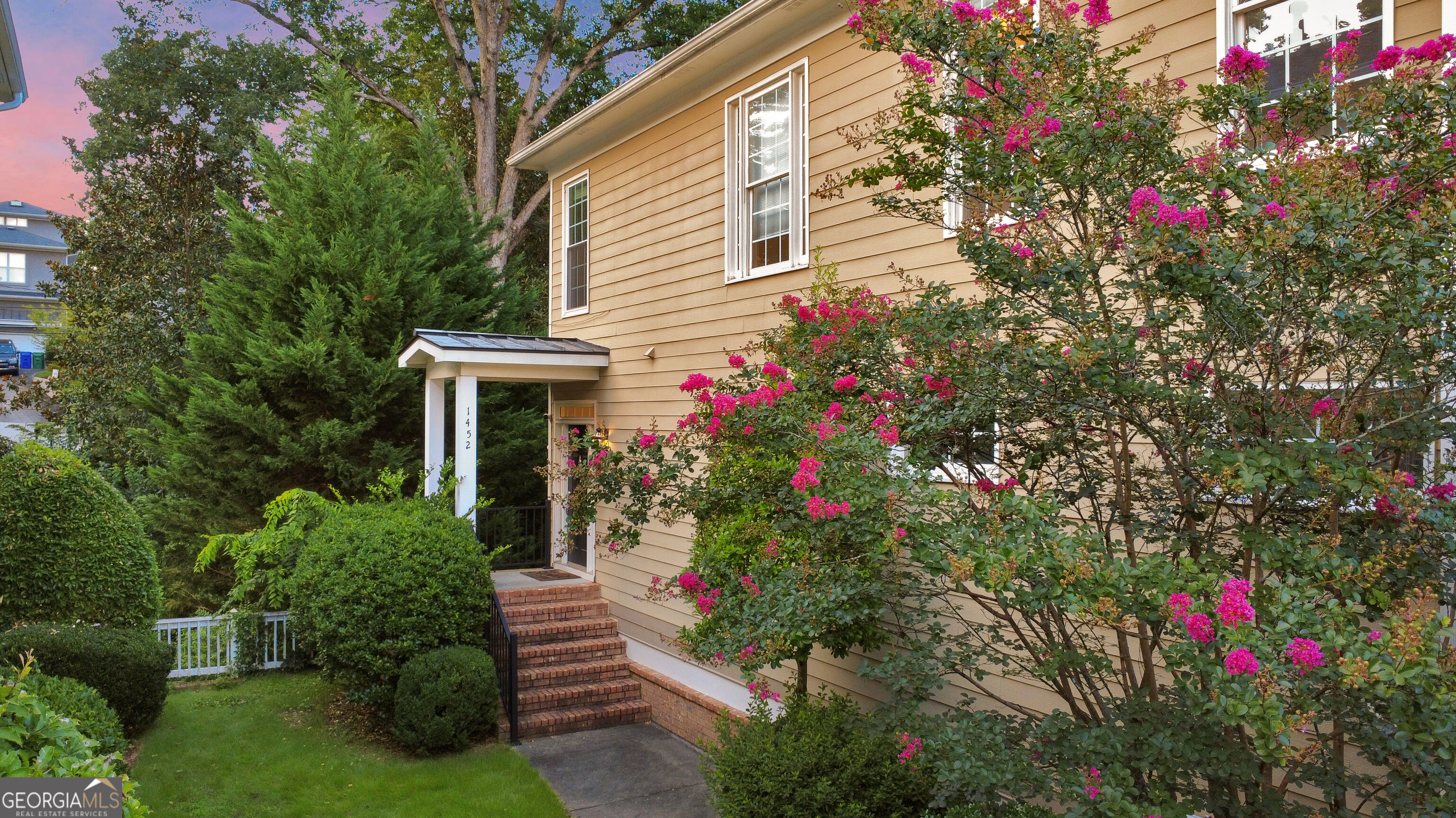 1452 Sylvan Circle Property Photo 1