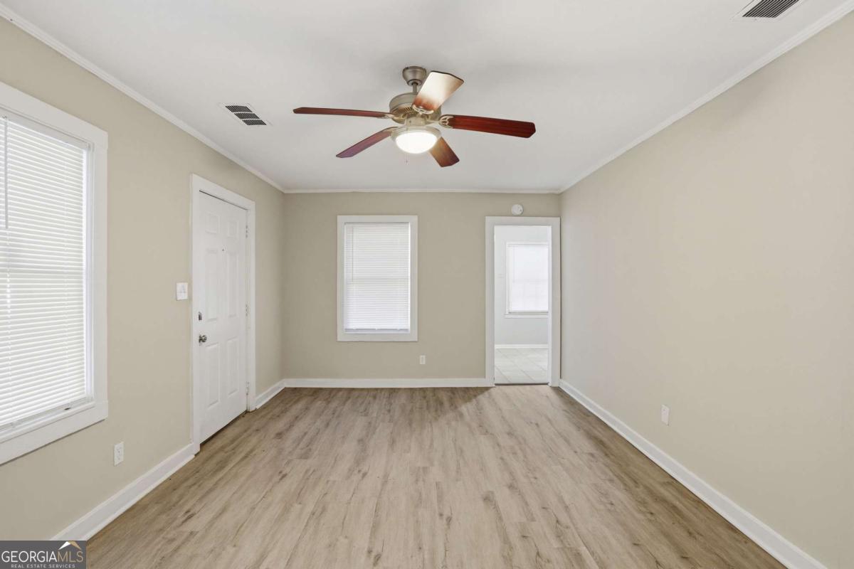 2275 Old Spring Road Se Property Photo 6