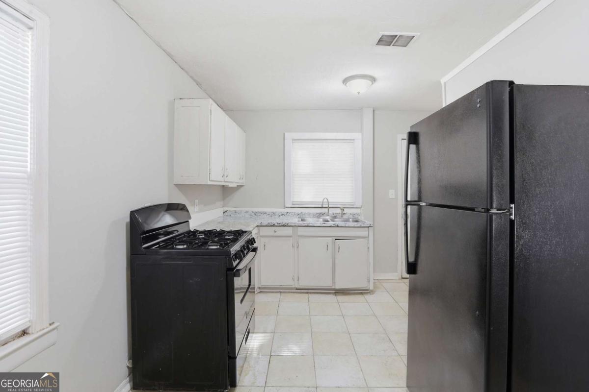 2275 Old Spring Road Se Property Photo 8