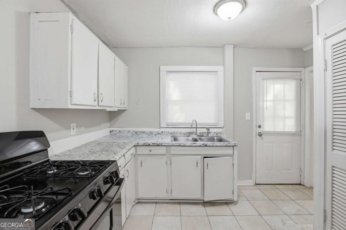 2275 Old Spring Road Se Property Photo 10