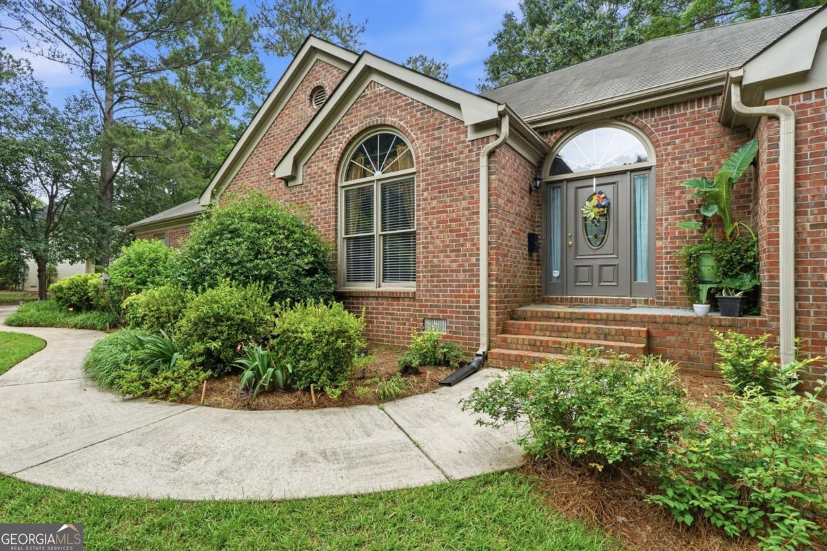 1286 Lake Forest Lane Property Photo 2