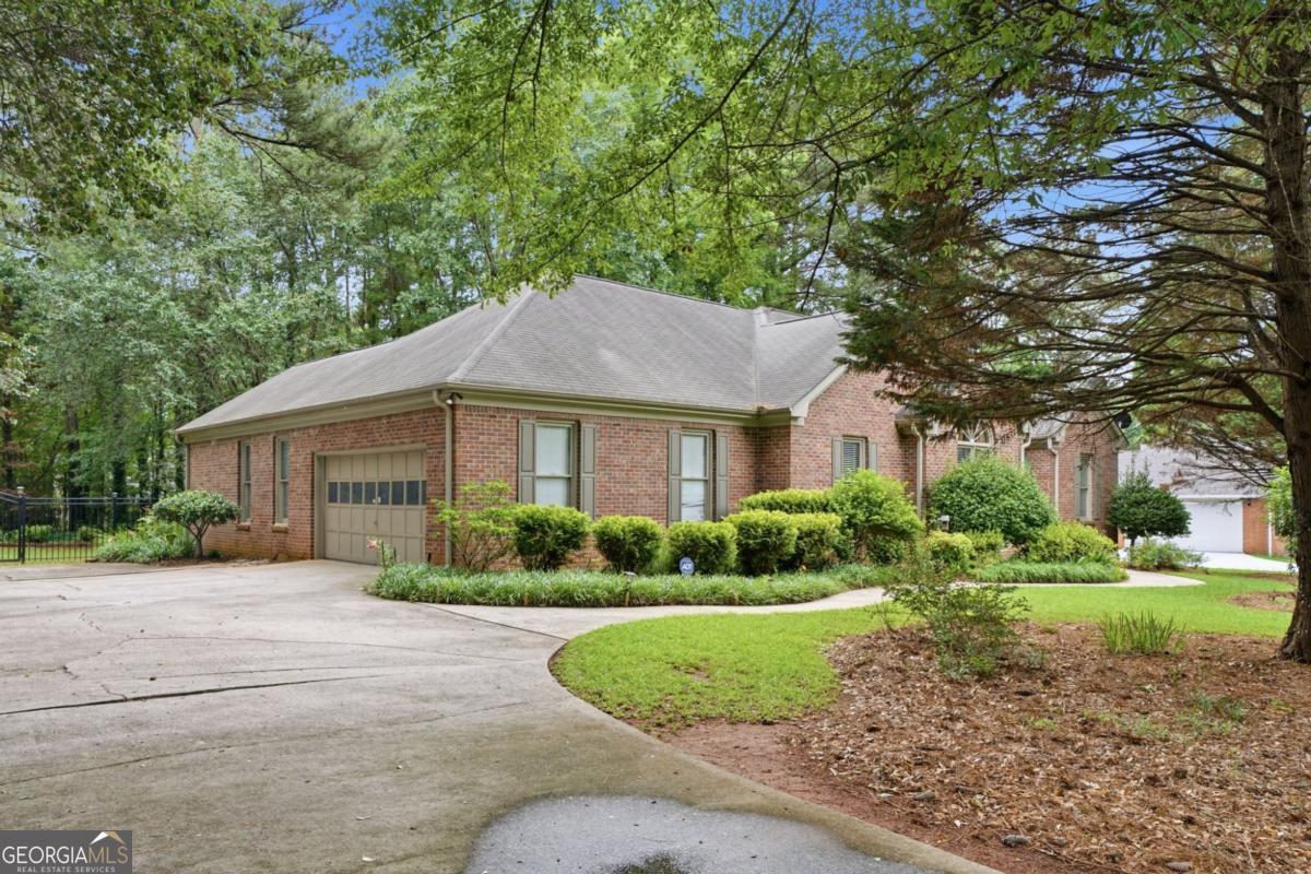 1286 Lake Forest Lane Property Photo 4