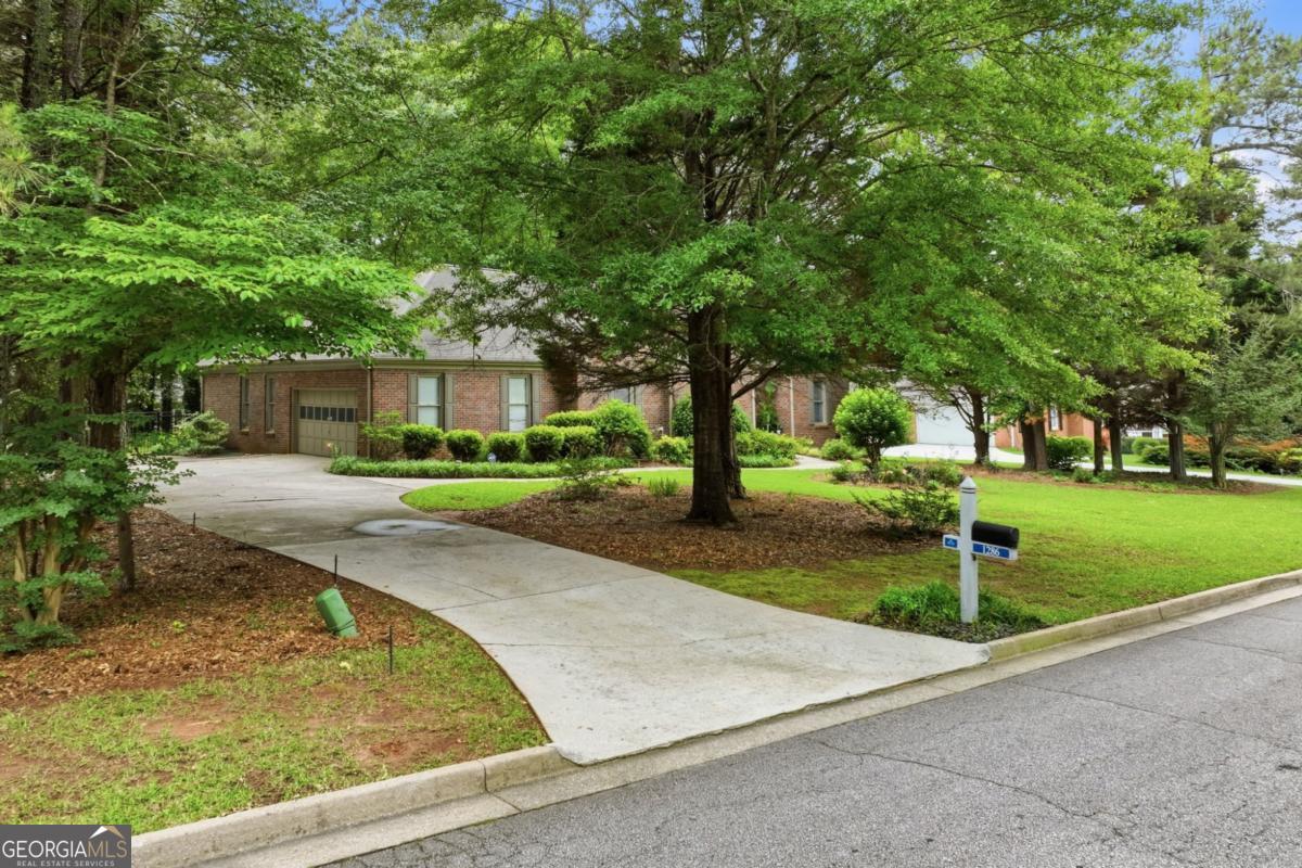 1286 Lake Forest Lane Property Photo 5