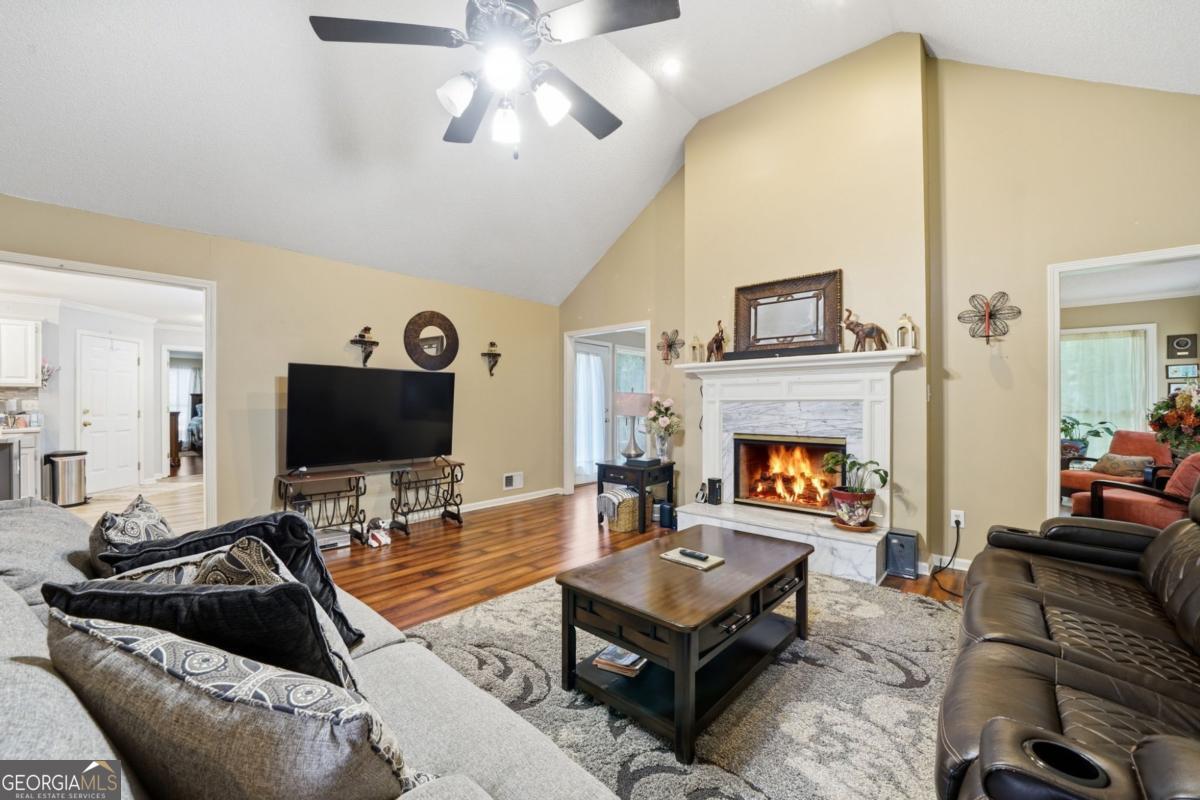 1286 Lake Forest Lane Property Photo 10